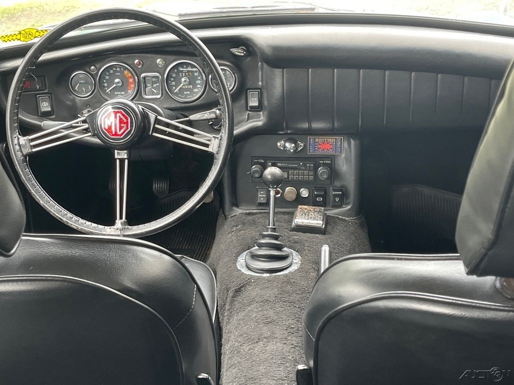 MG-CGT-1969-Coupe-21