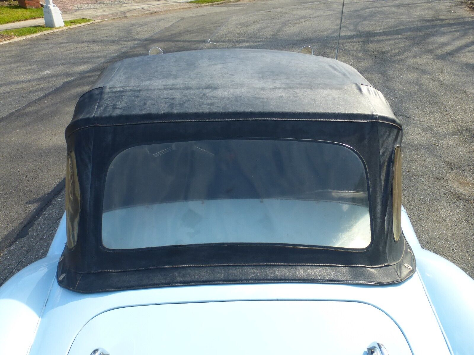 MG-MGA-1957-Convertible-27