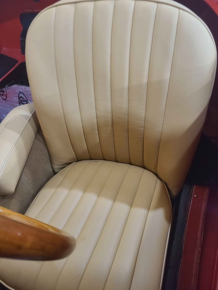 MG-MGA-1957-Convertible-5