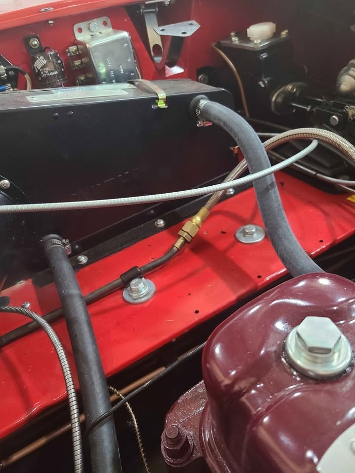 MG-MGA-1957-Convertible-7