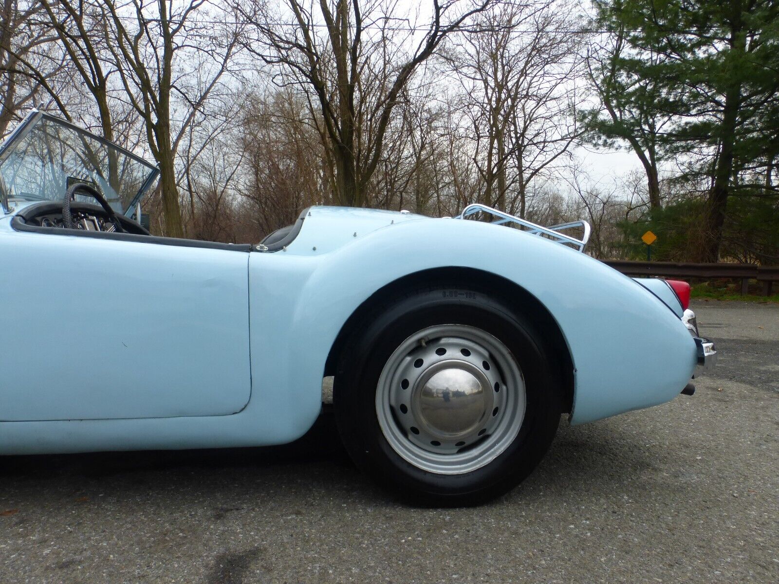 MG-MGA-1957-Convertible-8