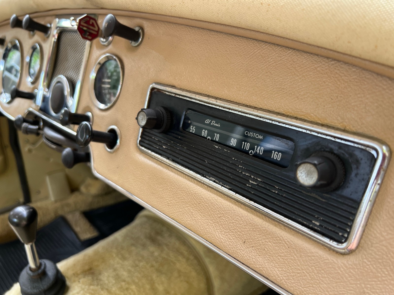 MG-MGA-1959-Convertible-17