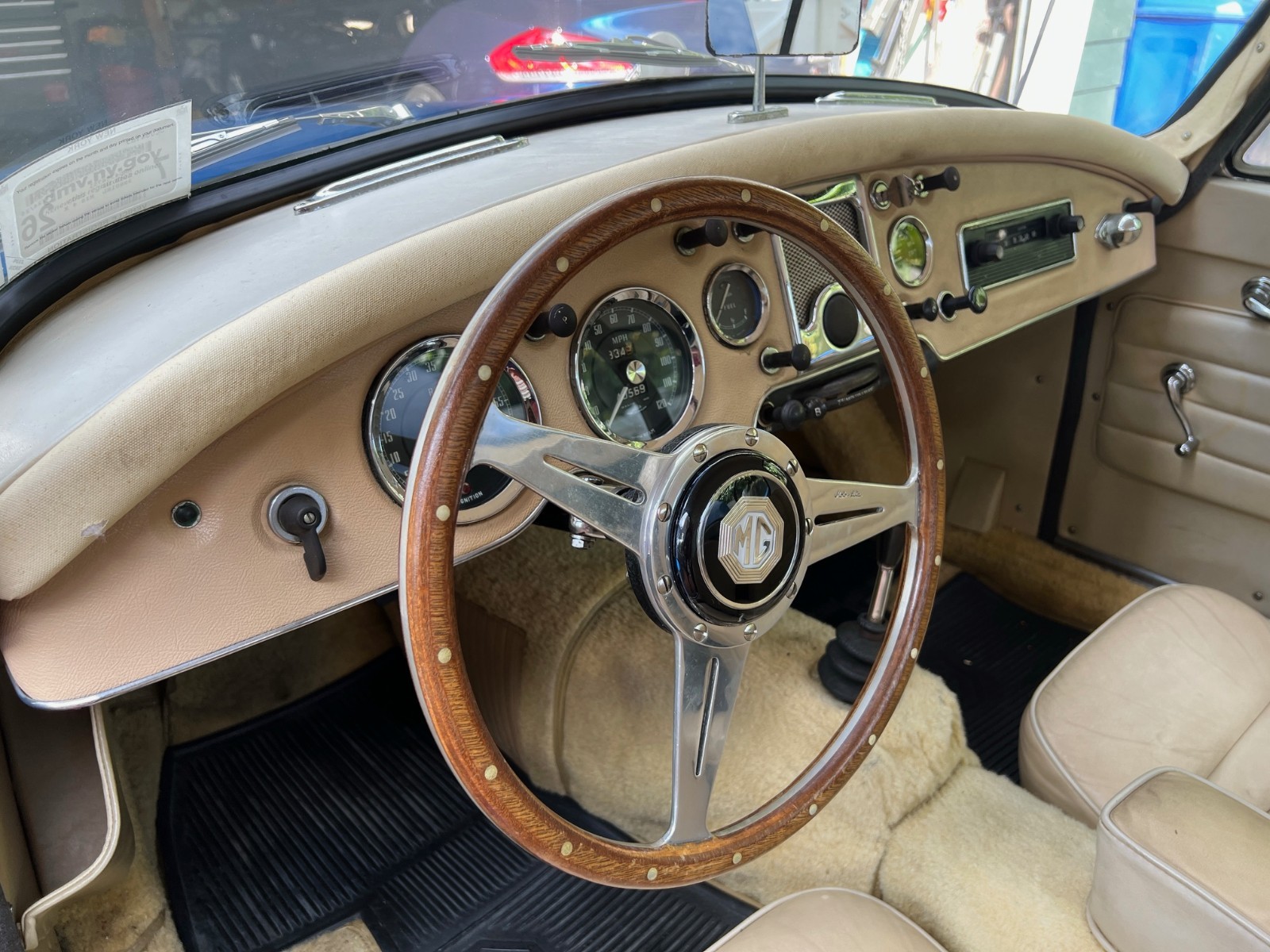 MG-MGA-1959-Convertible-18
