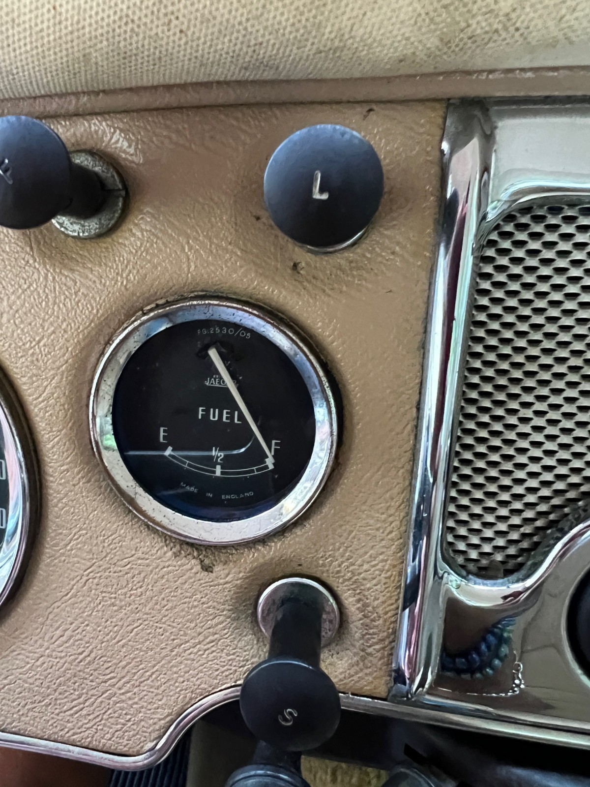 MG-MGA-1959-Convertible-20