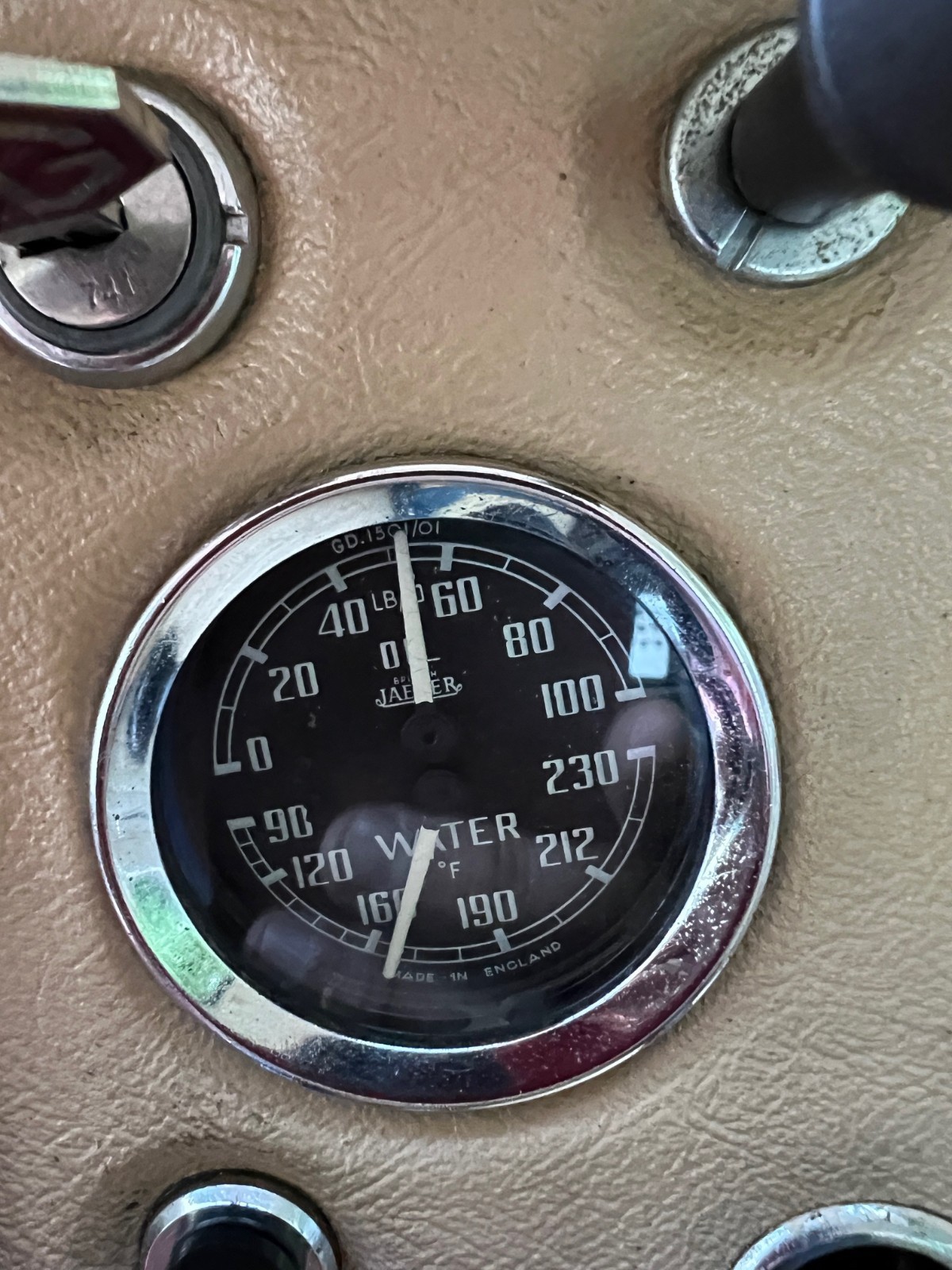 MG-MGA-1959-Convertible-22
