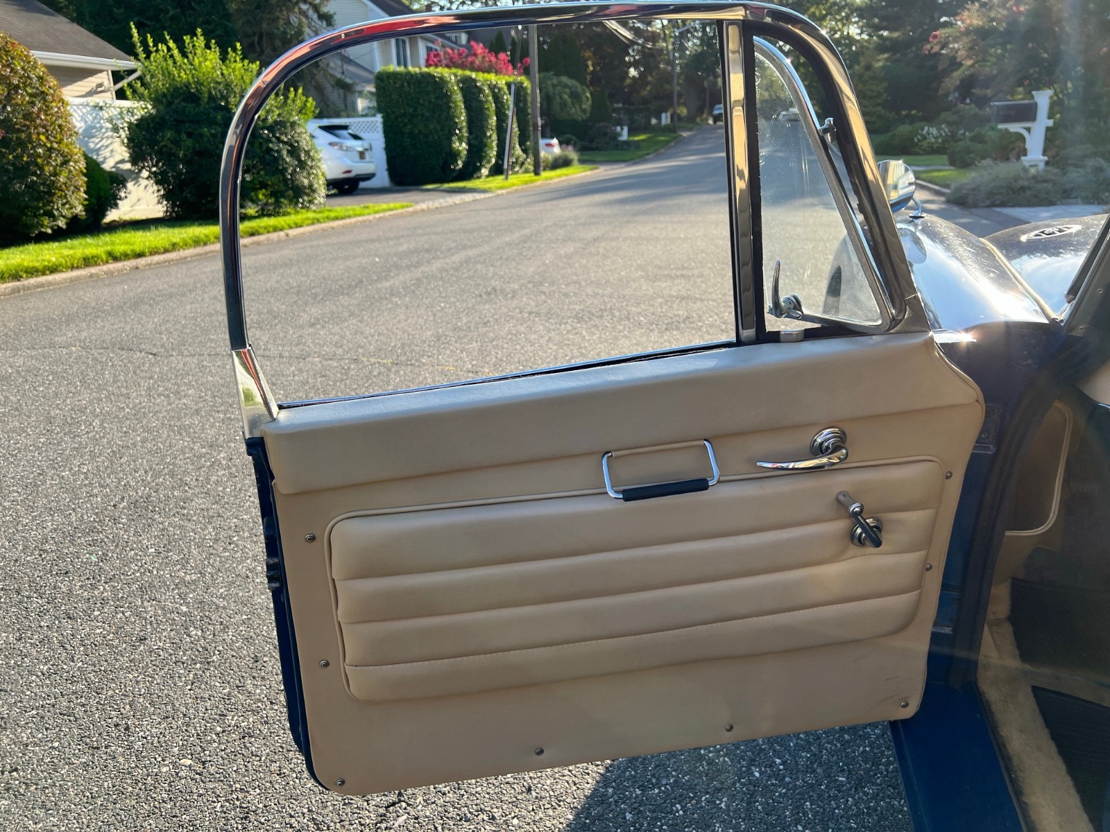MG-MGA-1959-Convertible-26