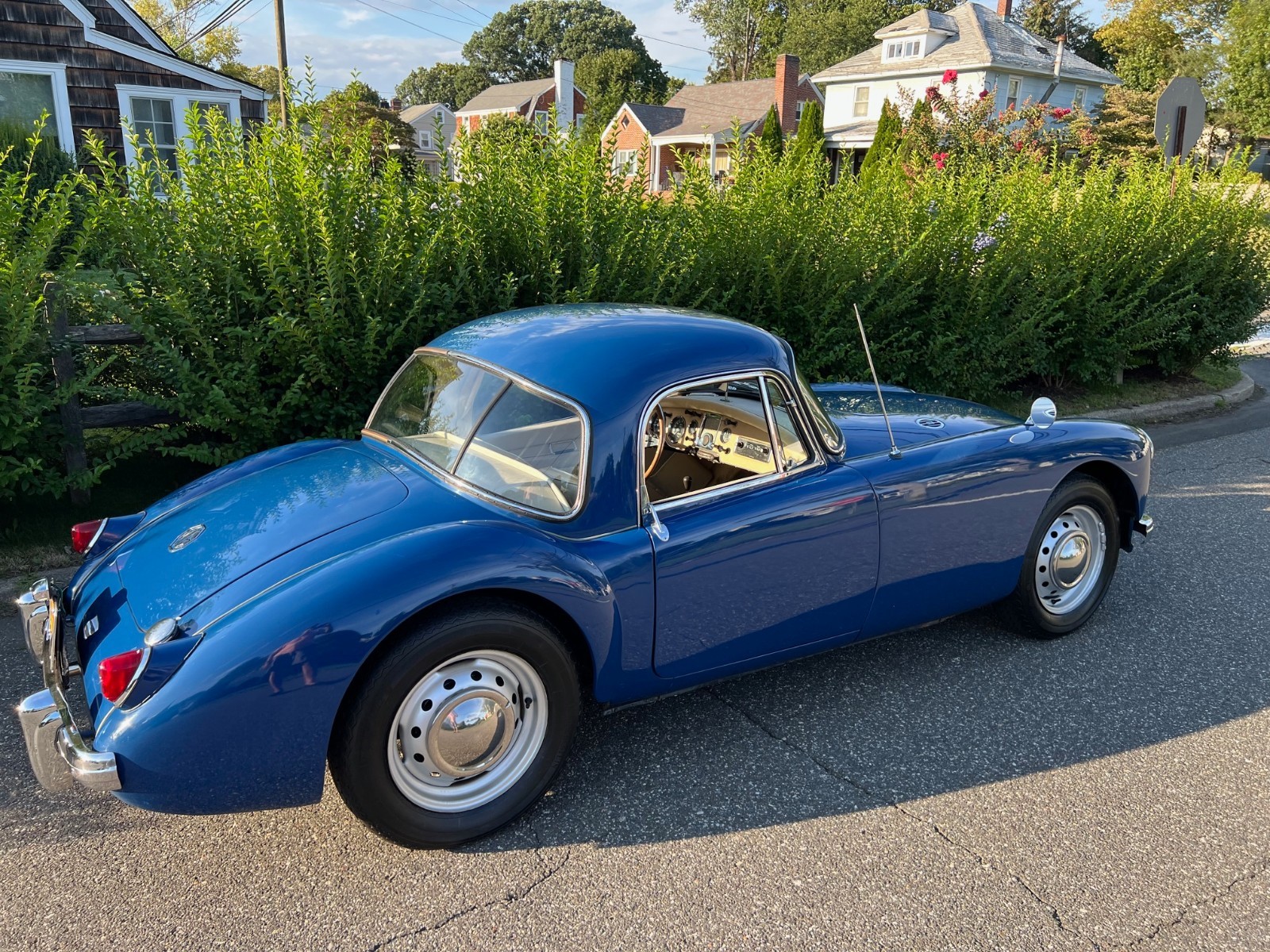 MG-MGA-1959-Convertible-6