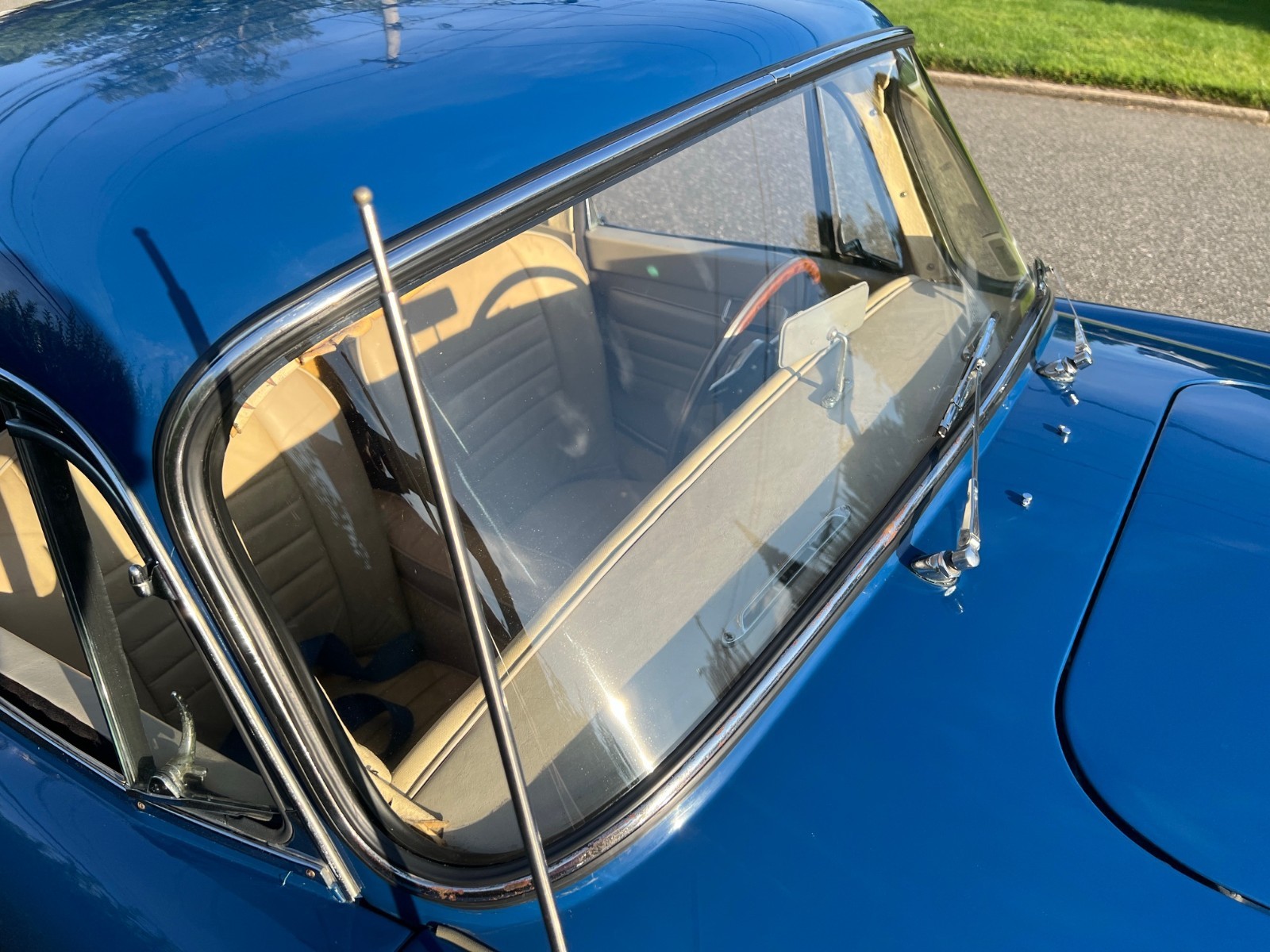 MG-MGA-1959-Convertible-7