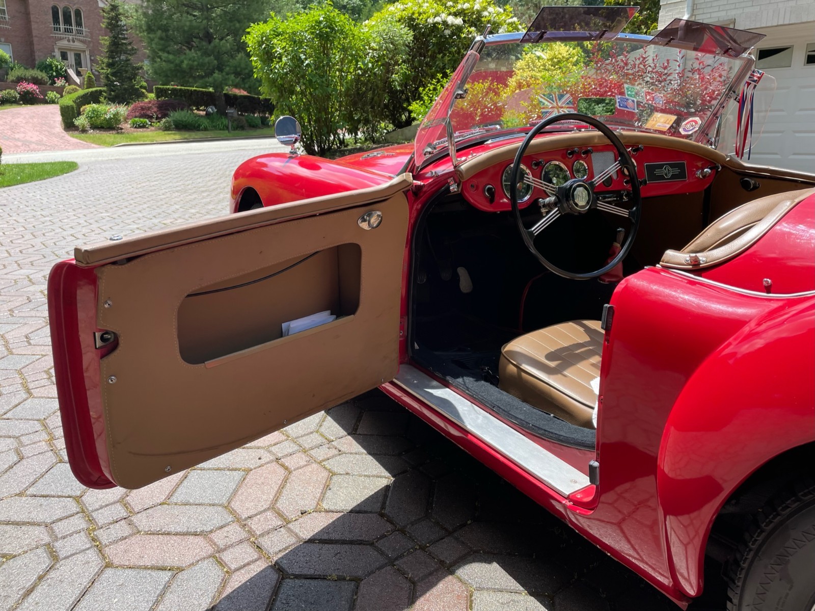 MG-MGA-1961-Convertible-13