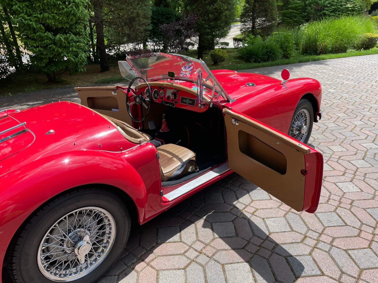 MG-MGA-1961-Convertible-8