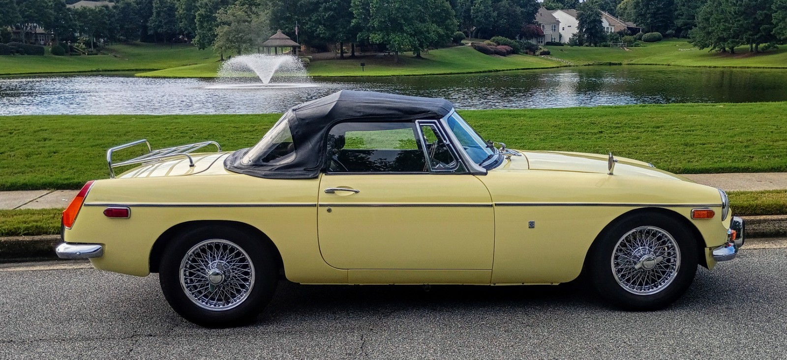 MG-MGB-1970-Convertible-10