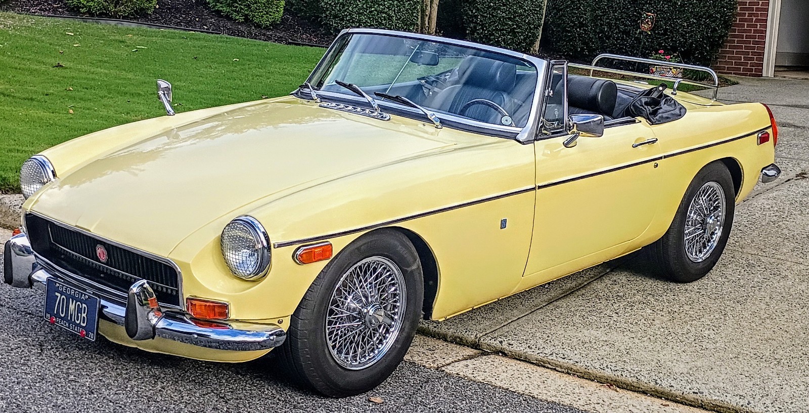 MG-MGB-1970-Convertible-2