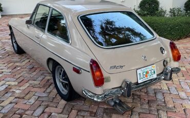 MG-MGB-1971-Coupe-3