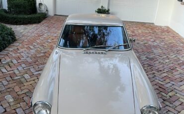 MG-MGB-1971-Coupe-7