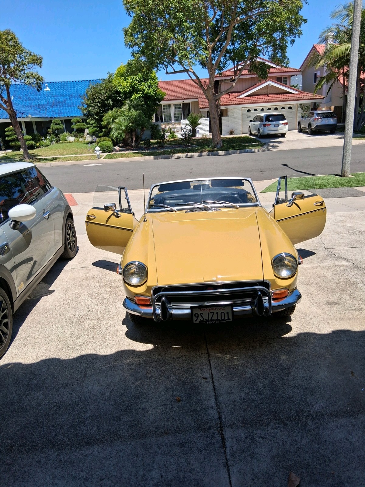 MG-MGB-1972-Convertible-16