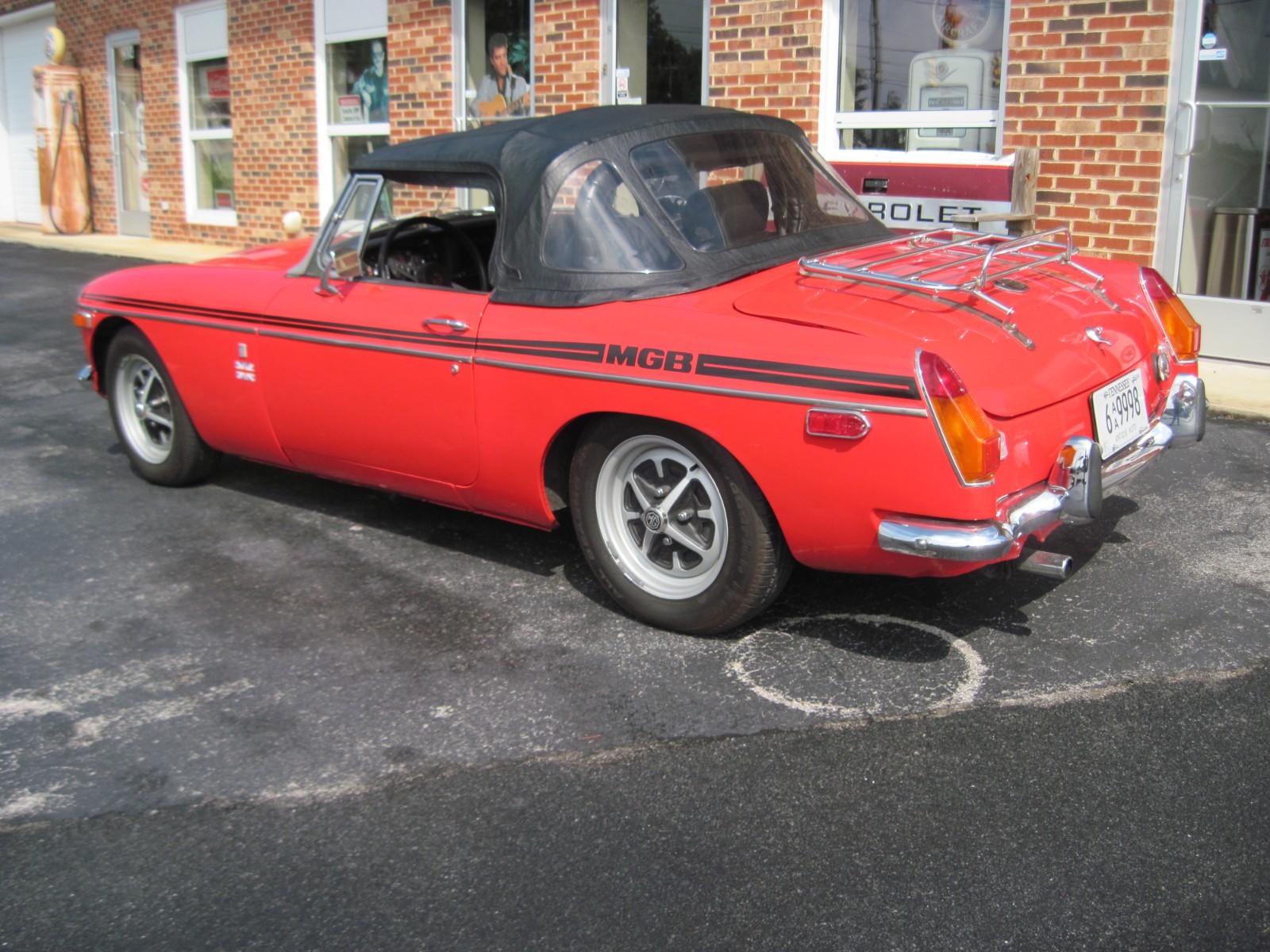 MG-MGB-1972-Convertible-2