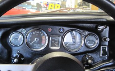 MG-MGB-1972-Convertible-23