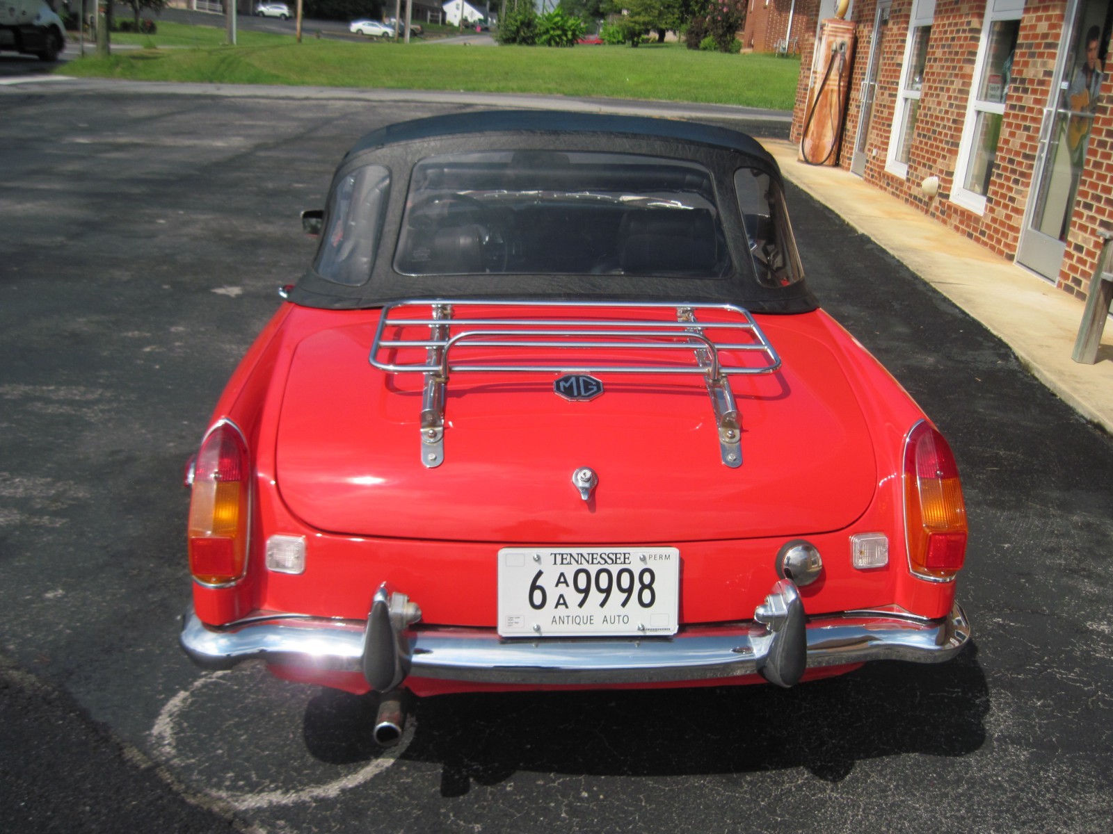 MG-MGB-1972-Convertible-3