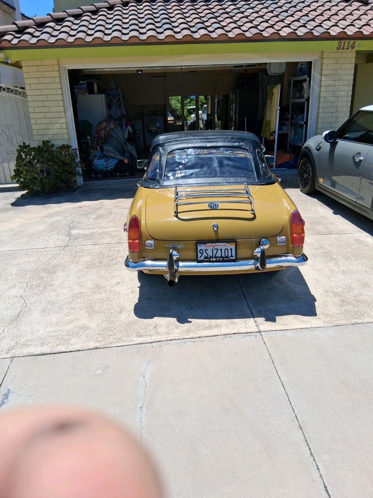 MG-MGB-1972-Convertible-4