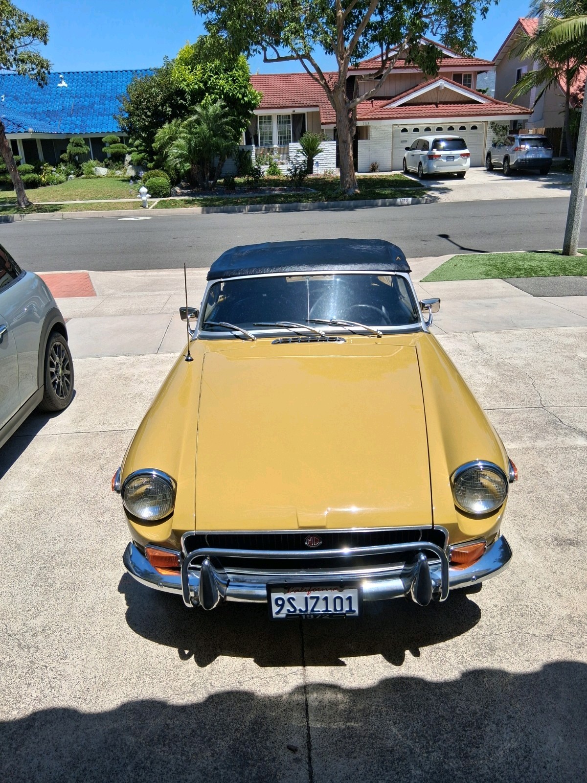 MG-MGB-1972-Convertible-5