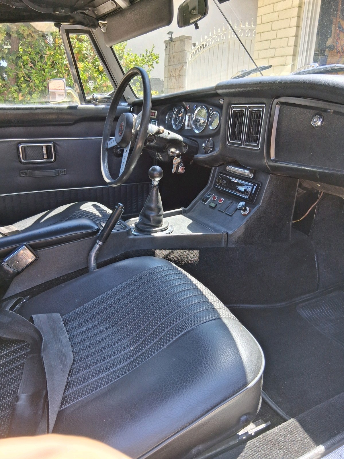 MG-MGB-1972-Convertible-6