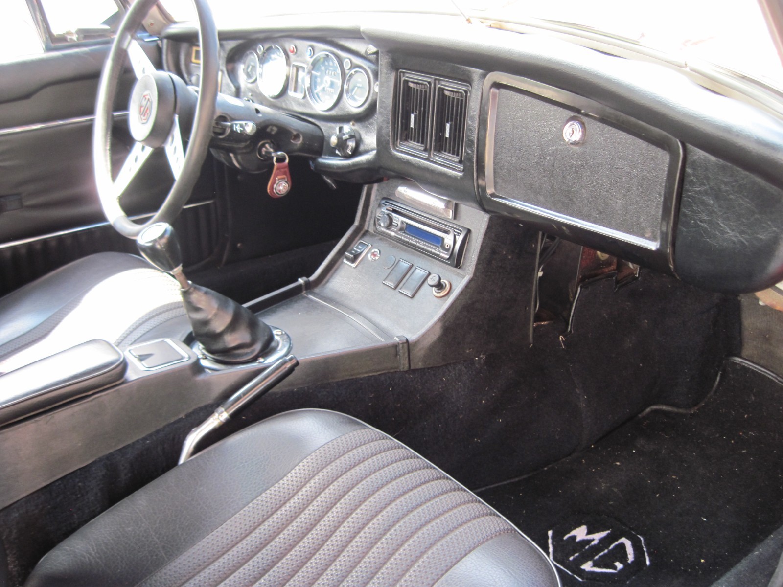 MG-MGB-1972-Convertible-9