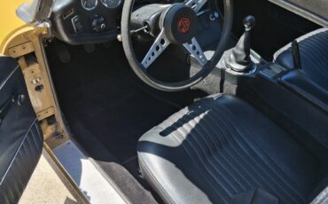 MG-MGB-1972-Convertible-9