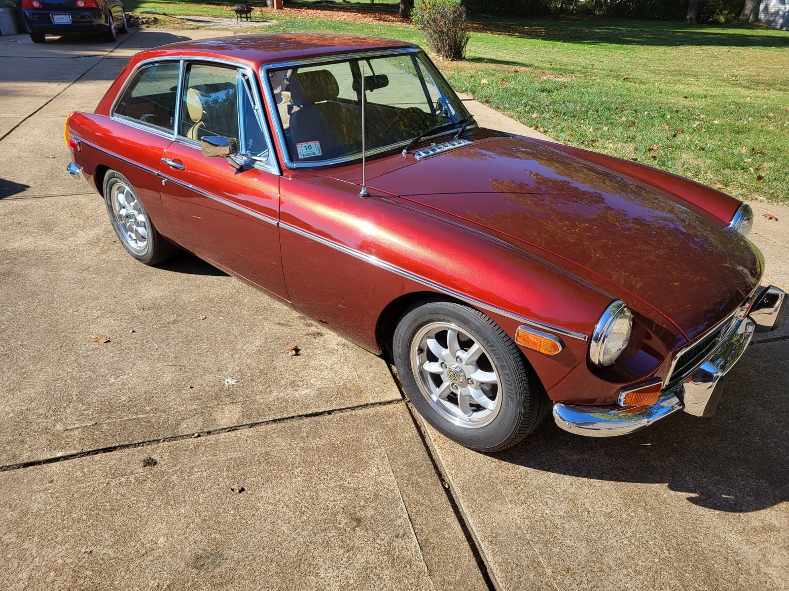 MG-MGB-1974-Coupe-1
