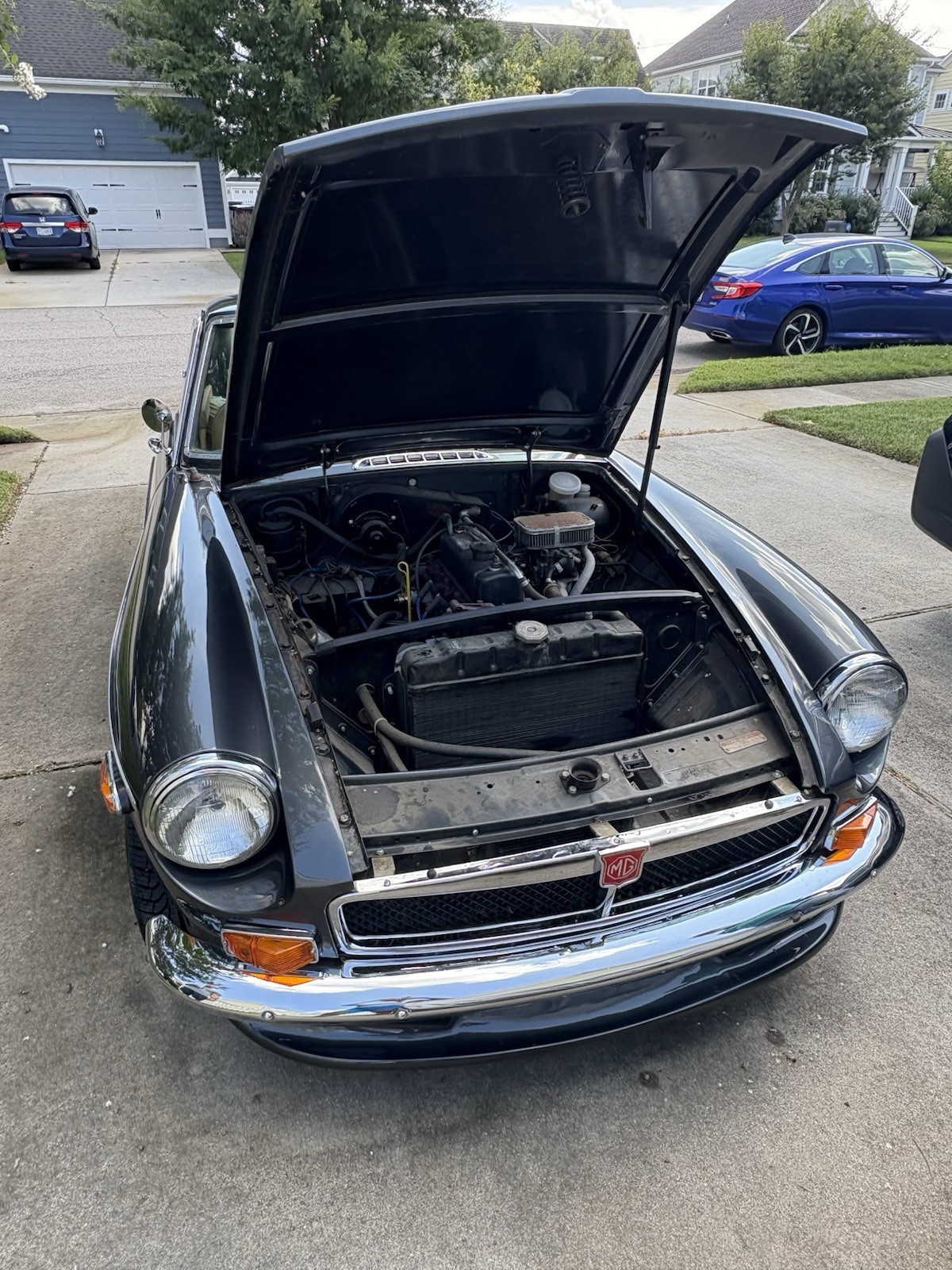 MG-MGB-1974-Coupe-1