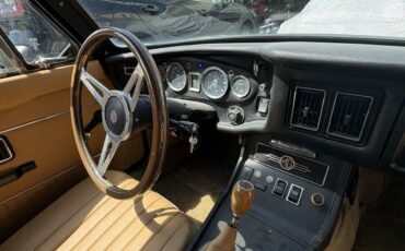 MG-MGB-1974-Coupe-10