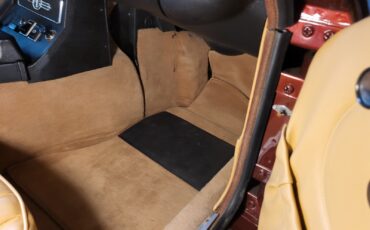 MG-MGB-1974-Coupe-11