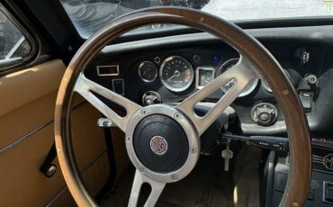 MG-MGB-1974-Coupe-13
