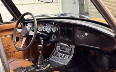 MG-MGB-1974-Coupe-15