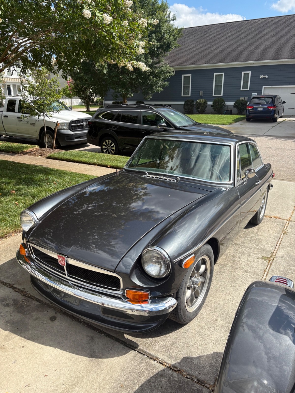 MG-MGB-1974-Coupe-15