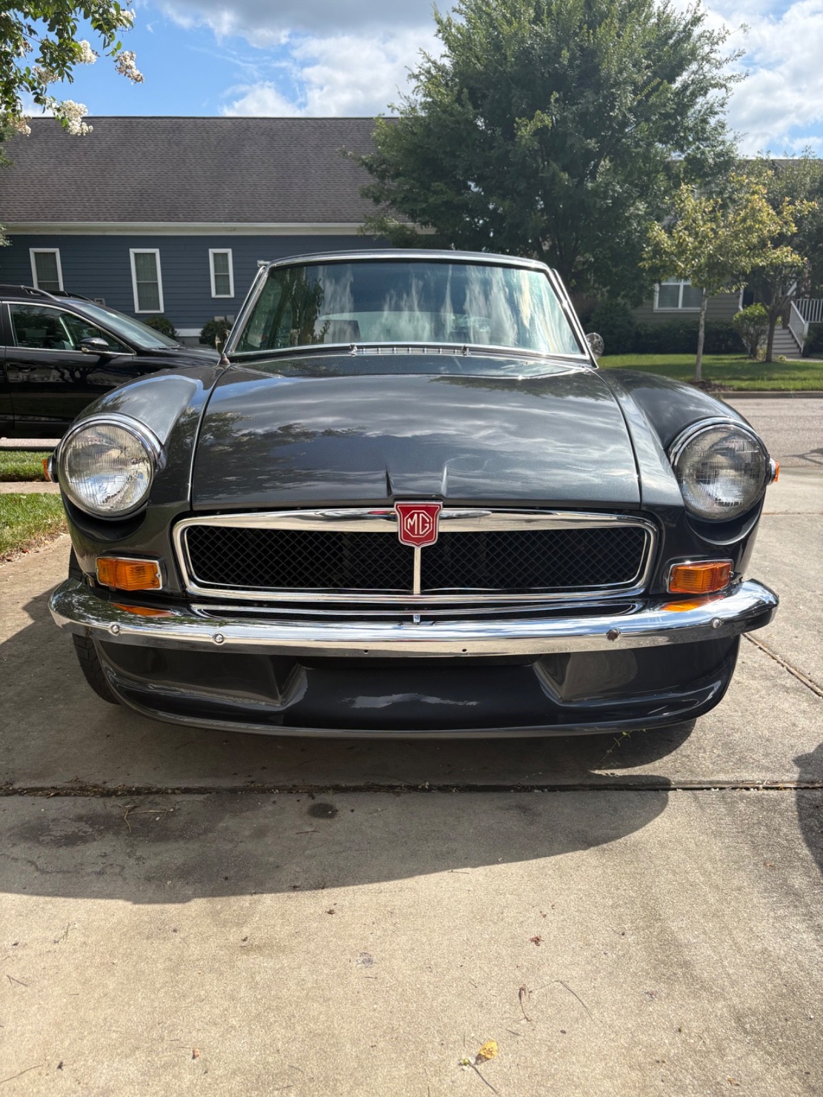 MG-MGB-1974-Coupe-16