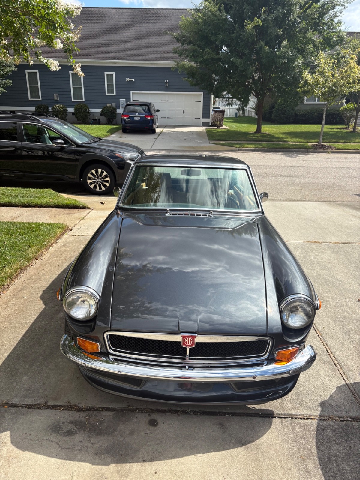 MG-MGB-1974-Coupe-17