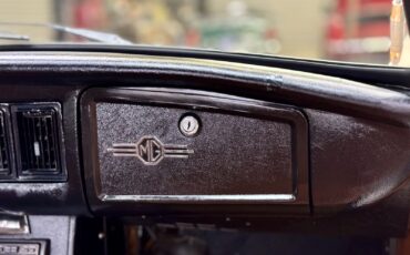MG-MGB-1974-Coupe-18