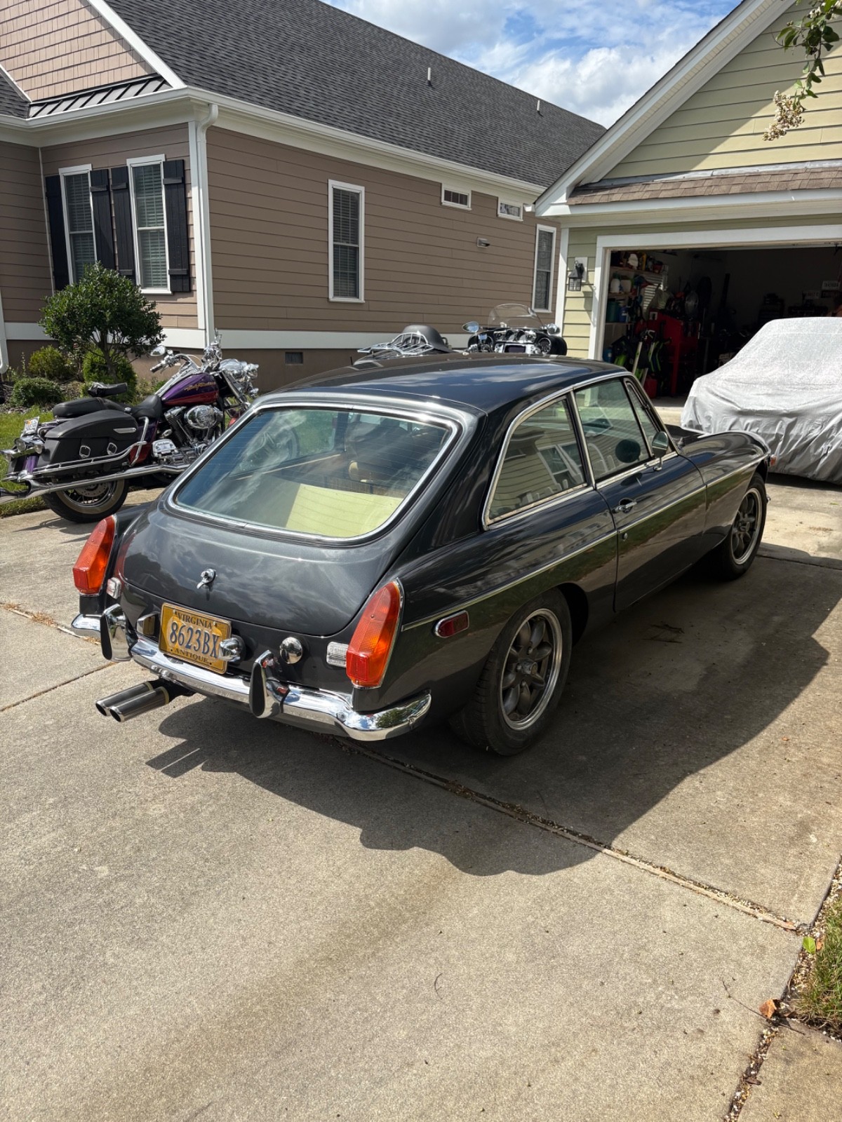 MG-MGB-1974-Coupe-18