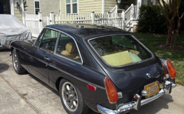 MG-MGB-1974-Coupe-19