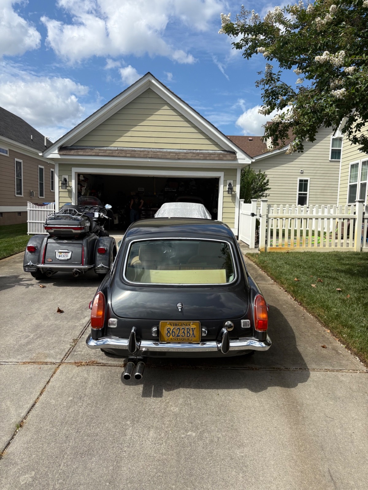 MG-MGB-1974-Coupe-20