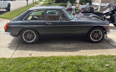 MG-MGB-1974-Coupe-24