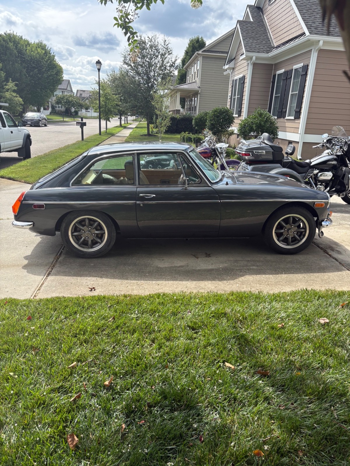 MG-MGB-1974-Coupe-24