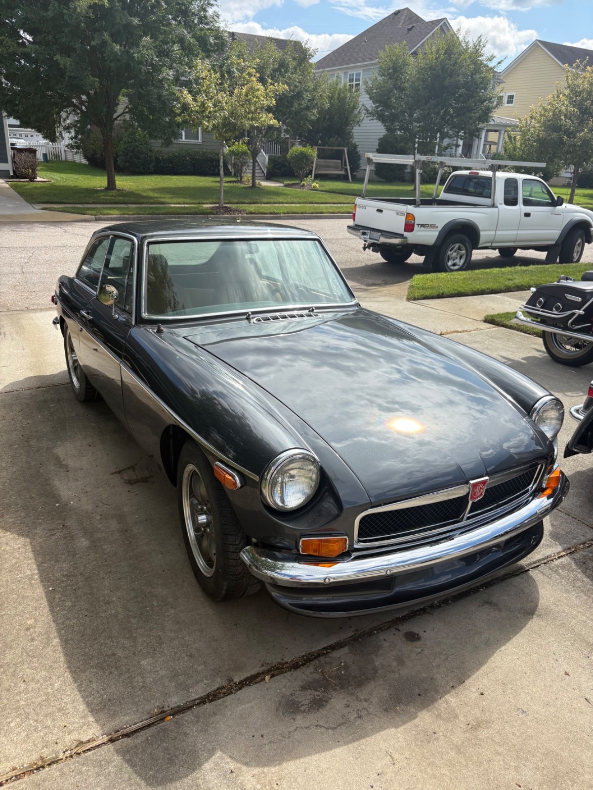 MG-MGB-1974-Coupe-25