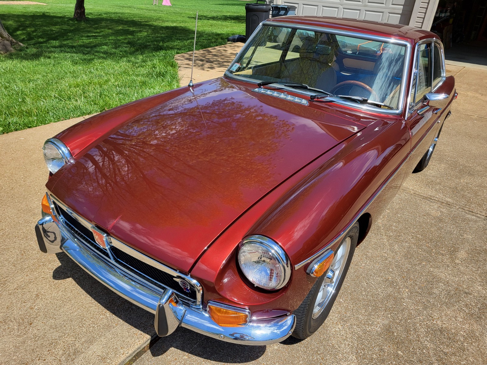 MG-MGB-1974-Coupe