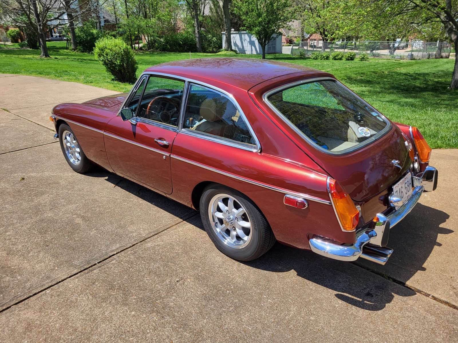 MG-MGB-1974-Coupe-3