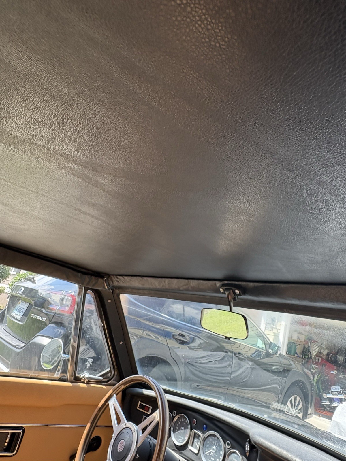 MG-MGB-1974-Coupe-3