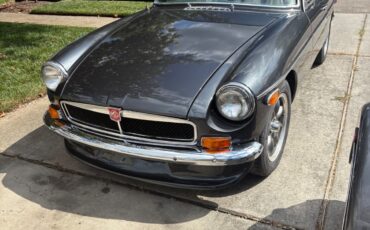 MG-MGB-1974-Coupe