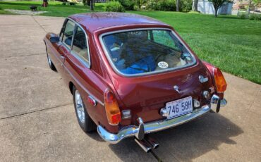 MG-MGB-1974-Coupe-4