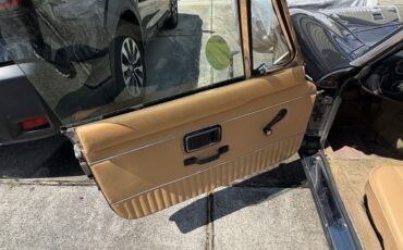 MG-MGB-1974-Coupe-7