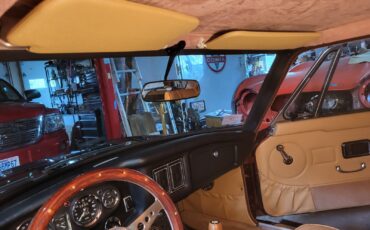 MG-MGB-1974-Coupe-9